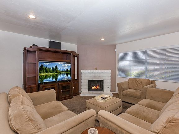 5th image of 1238 N Citrus Ave APT 4