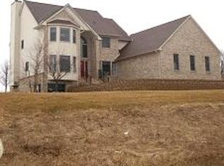 2964 Ben Dr, Highland, MI 48357