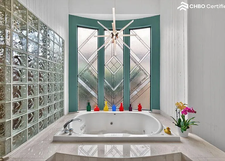 Huge 2 person jetted tub