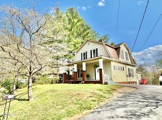 1104 King Springs Rd, Johnson City, TN 37601