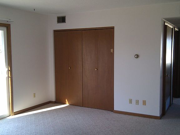 3rd image of 2000 Valley Park Dr APT 6