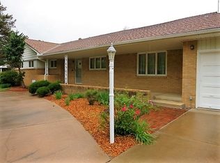 623 N Hampton Rd, Wichita, KS 67206