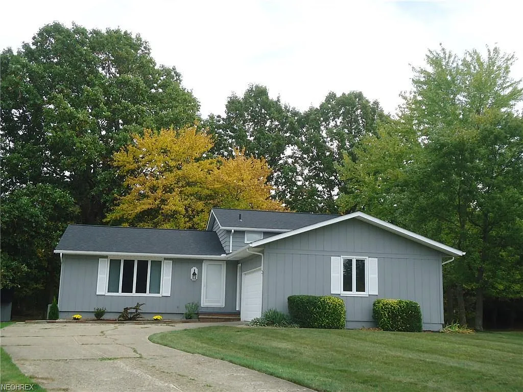 20540 Hemlock Cir photo 1