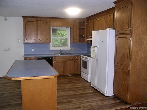 4th image of Lakewood Ct