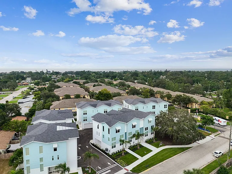3826 Pompano Dr SE — Photo 97