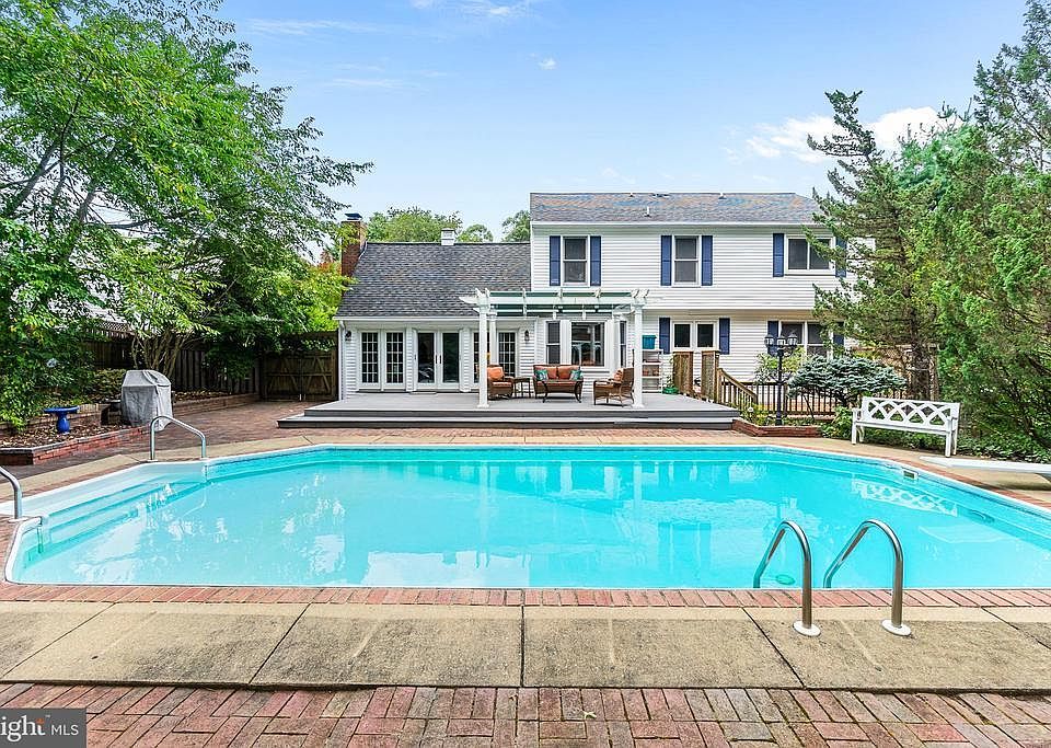 1st image of 8 Apple Blossom Ct