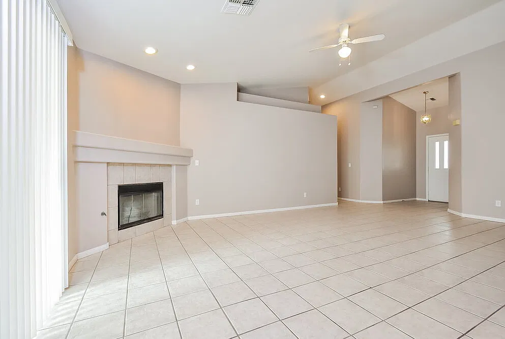 3 bed, 2.0 bath, 1644 sqft, $2,030 — Photo 4