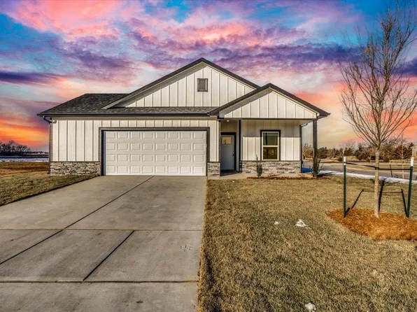 11789 W Scarlett Ct, Maize, KS 67101