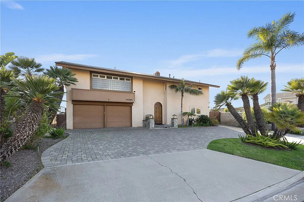 4 bed, 4.5 bath, 3258 sqft, $11,000 — Photo 2