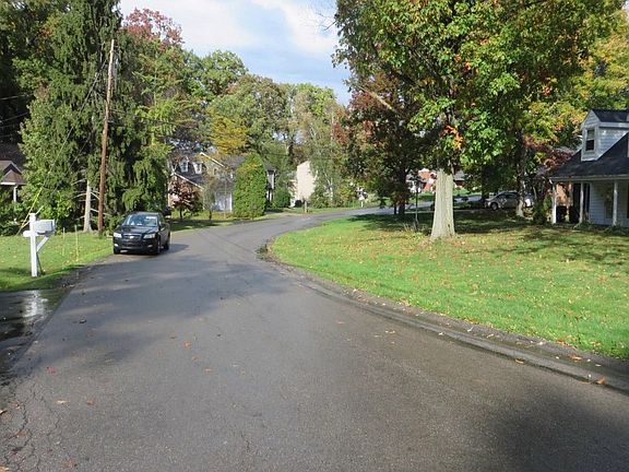 5th image of 113 White Oak Dr
