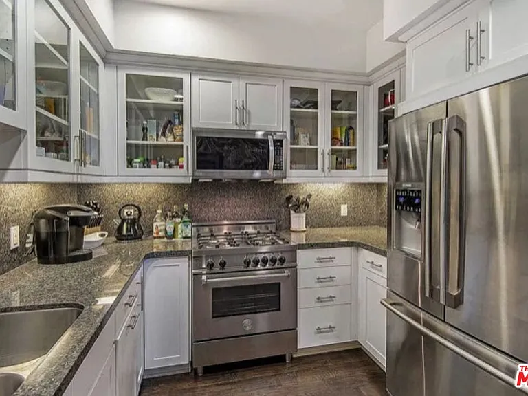 817 N Alfred St #201 — Photo 8