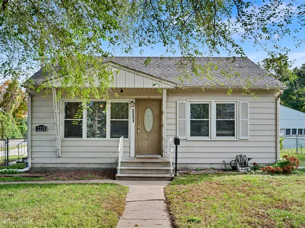 2231 E 23rd St, Des Moines, IA 50317