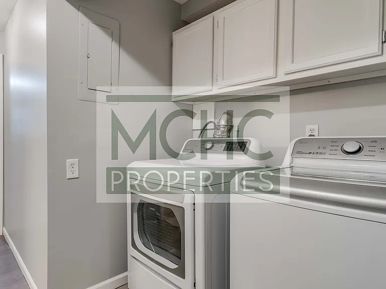 7837 W 112th St — Photo 12