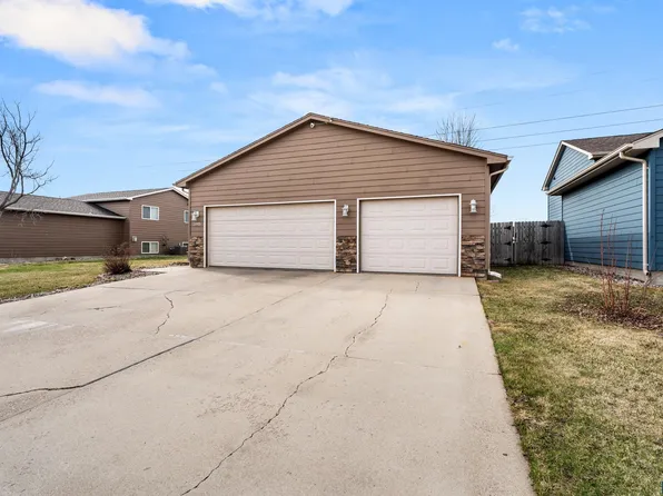 3905 W 93rd St, Sioux Falls, SD 57108
