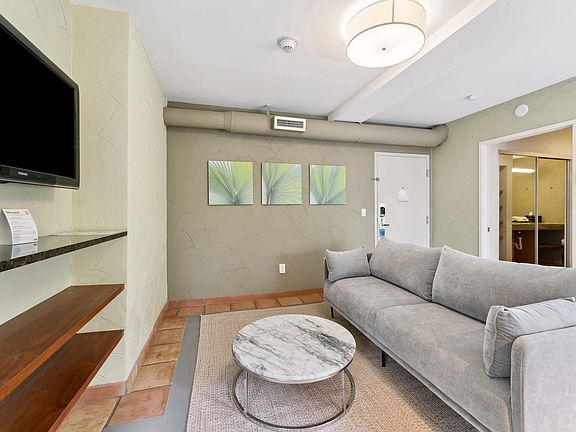 3rd image of 405 Espanola Way #Id380682p