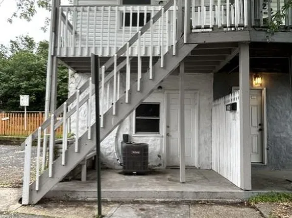 226 Mulberry St, Harrisburg, PA 17113