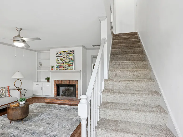 Charleston Hall — Photo 22