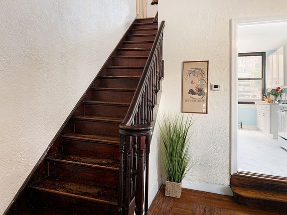 5th image of 3145 Tibbett Ave