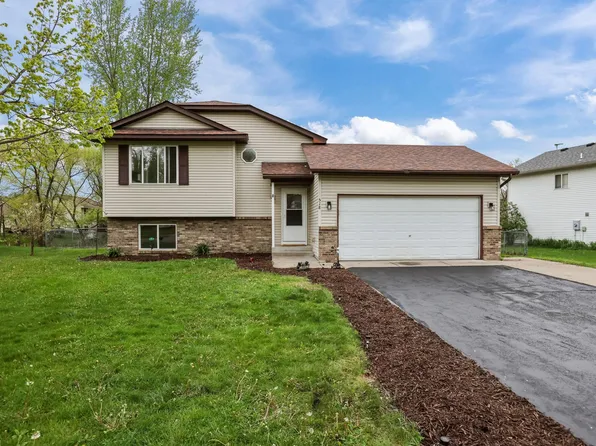 518 Horseshoe Ln, Braham, MN 55006