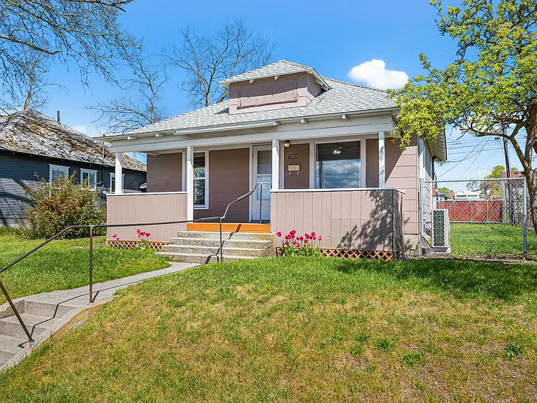 709 E Kiernan Ave — Photo 22