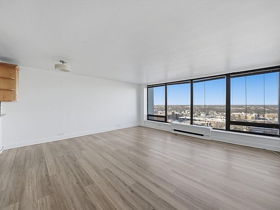 3rd image of 5445 N Sheridan Rd APT 1603