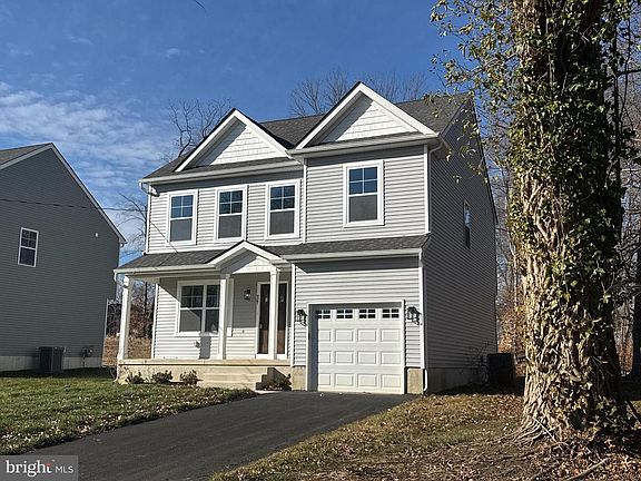 2nd image of 427 Fern Ave