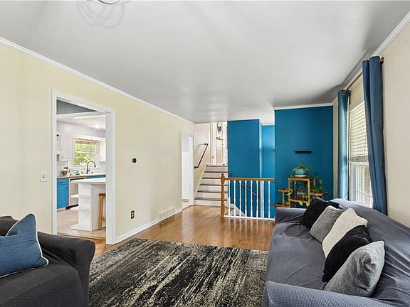 4th image of 9024 Wedd St