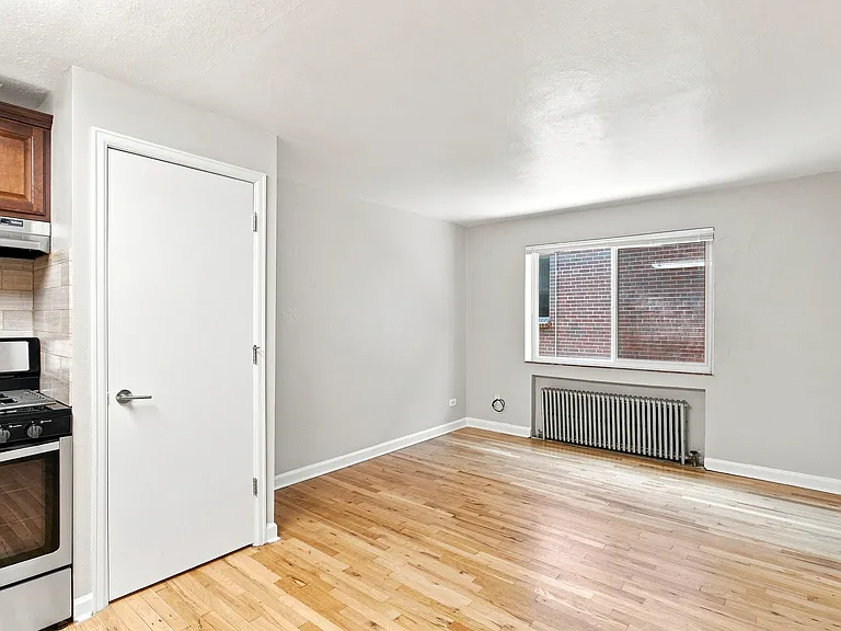 Logan Terrace — Photo 10