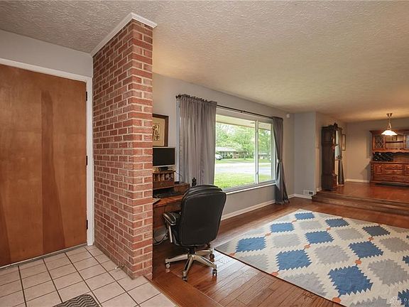 5th image of 2392 Sullivan Dr