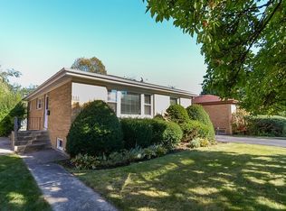 551 Sumac Rd, Highland Park, IL 60035