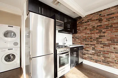 Rented by R New York