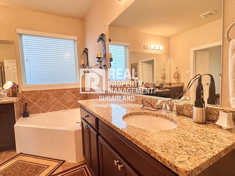 18607 Pelham Grove Ln — Photo 27