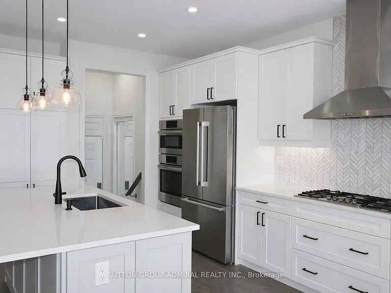 65 Barkerville Dr — Photo 38