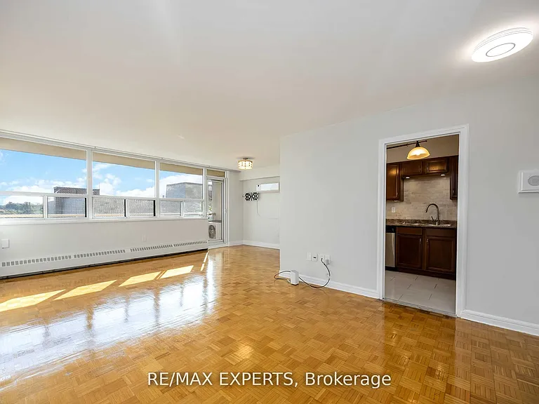 360 Ridelle Ave #612 — Photo 7