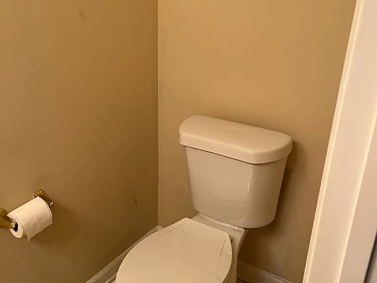 1513 Middleborough Ct — Photo 17