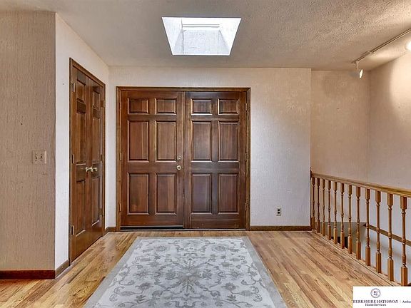 5th image of 9828 Louis Dr