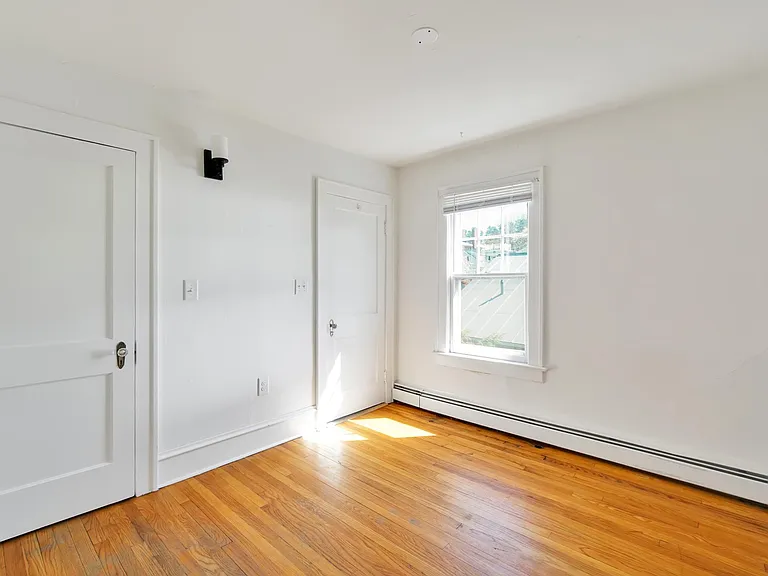 141 Howard St #5 — Photo 7