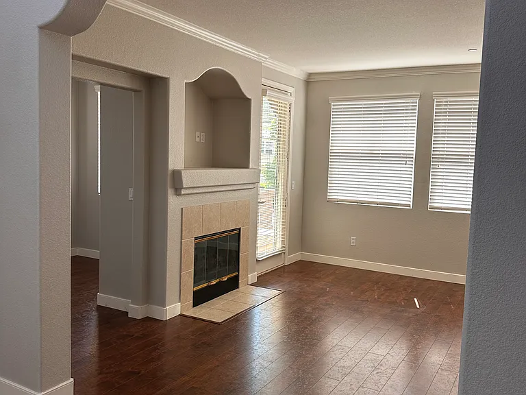 961 Bloomfield Ave — Photo 2