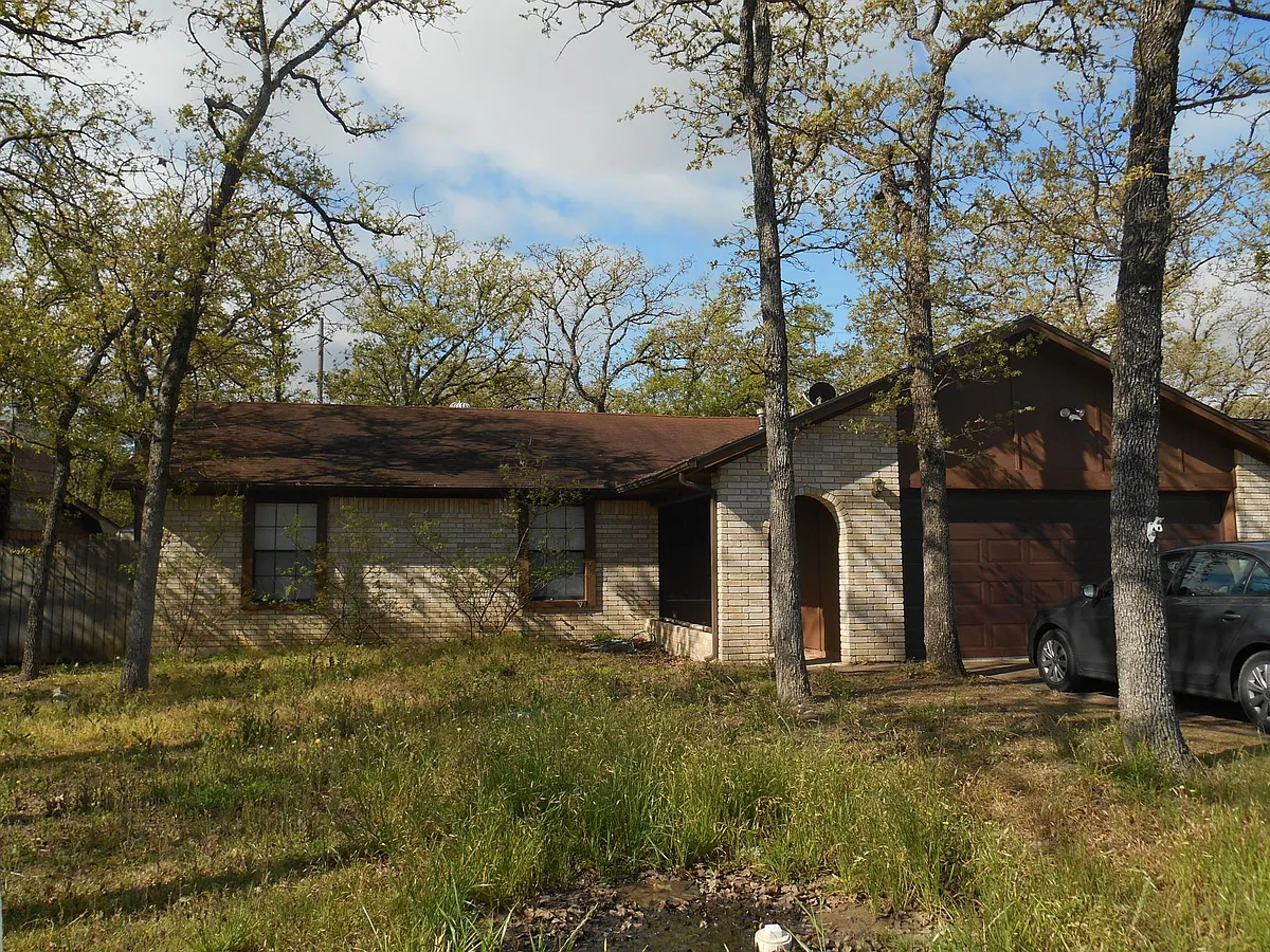 Building Photo - 2910 Forestwood Dr