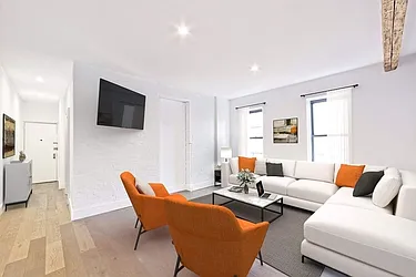 Rented by R New York