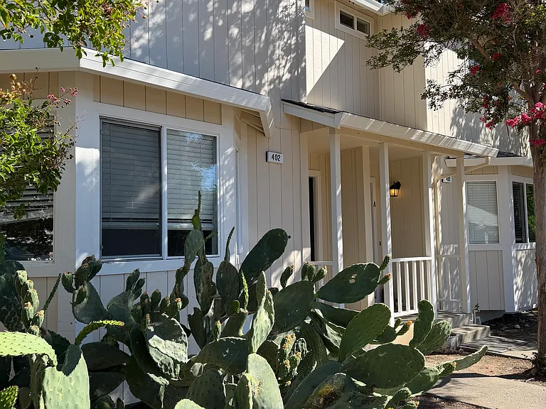 402 Butler Ct #B — Photo 1