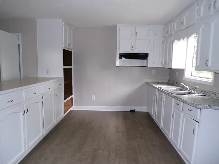 5223 Loop Rd — Photo 7