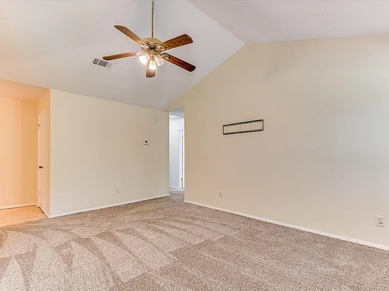 4532 Hillside Dr — Photo 9