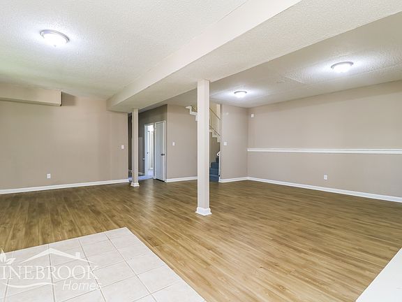 3rd image of 11815 Seven Hills Dr