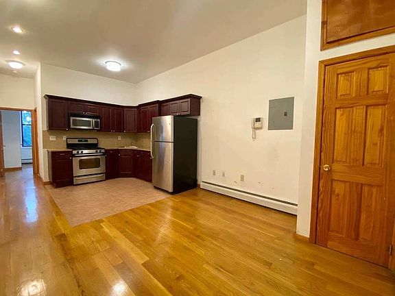 4th image of 296 5th Ave #2Q