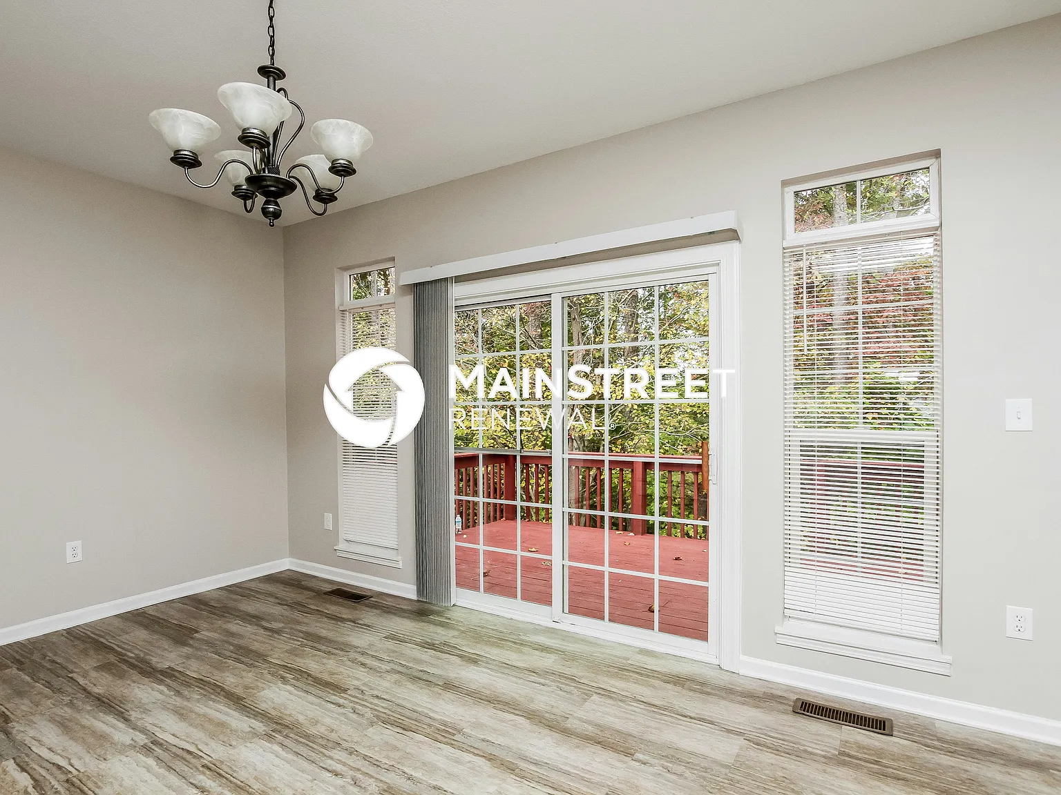 801 Stratford Rd — Photo 4