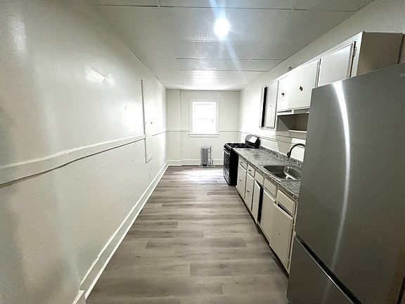 3rd image of 25 Broezel St APT 203