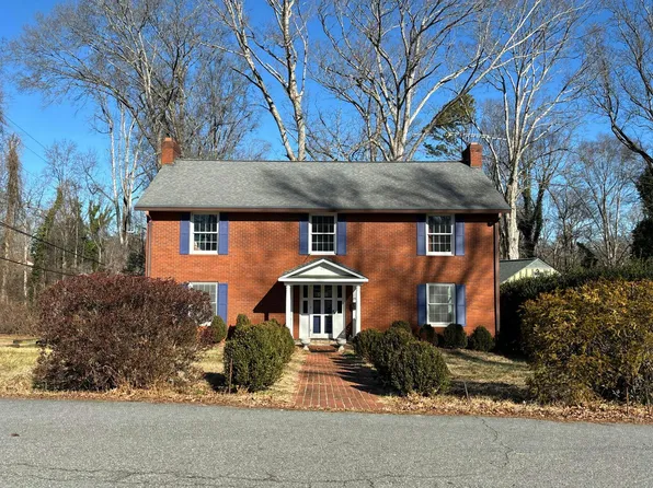 205 Hawthorne Rd, Elkin, NC 28621