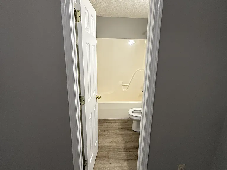 367 Templeton Dr — Photo 32
