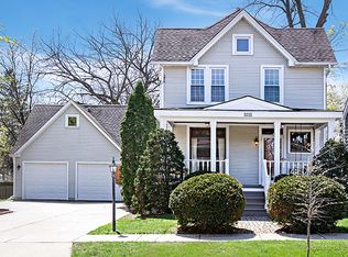 214 W Lincoln Ave, Wheaton, IL 60187